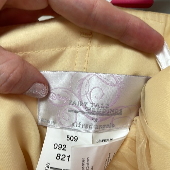 Alfred Angelo Disney Weddings Dress, yellow, sunshine, size 6 - Picture 2 of 6